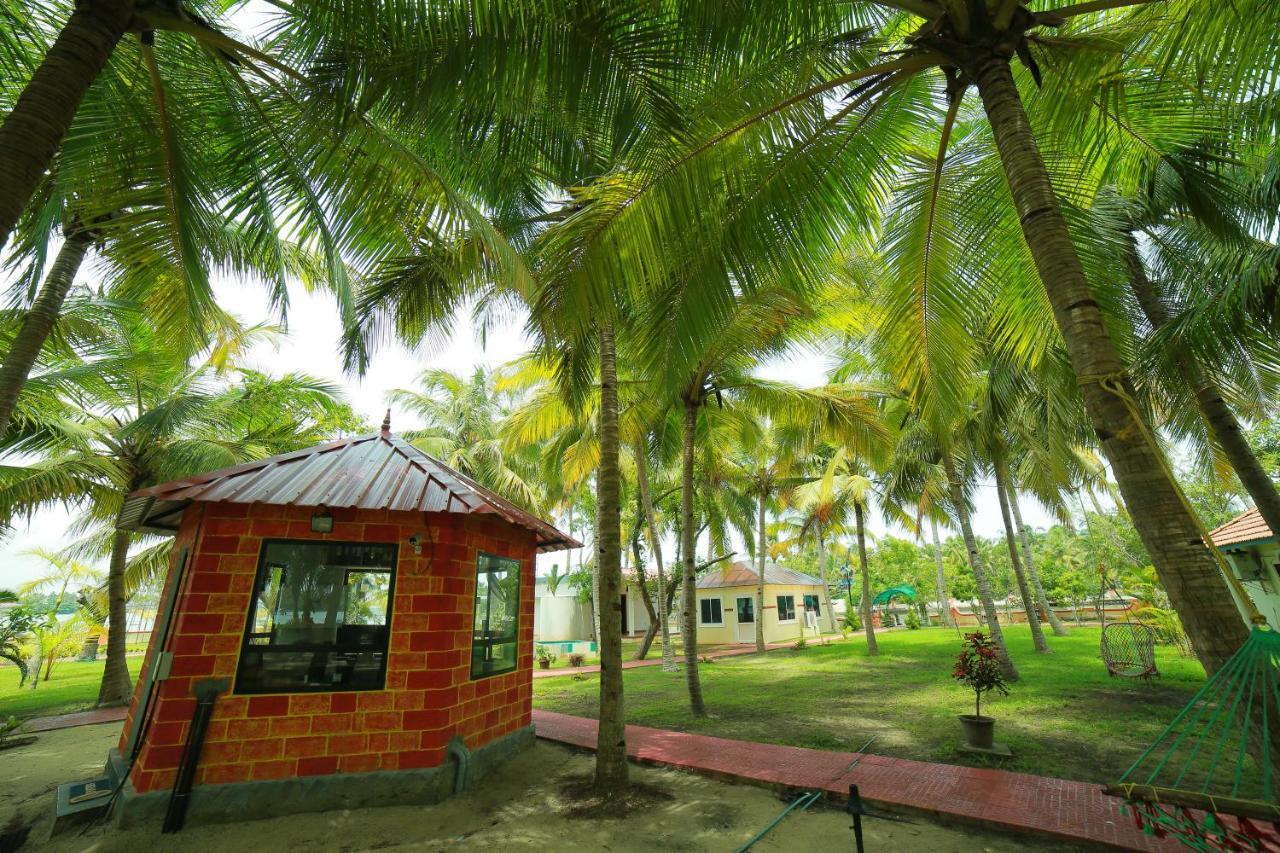 Regant Lake Village, Kollam. Chavara Экстерьер фото