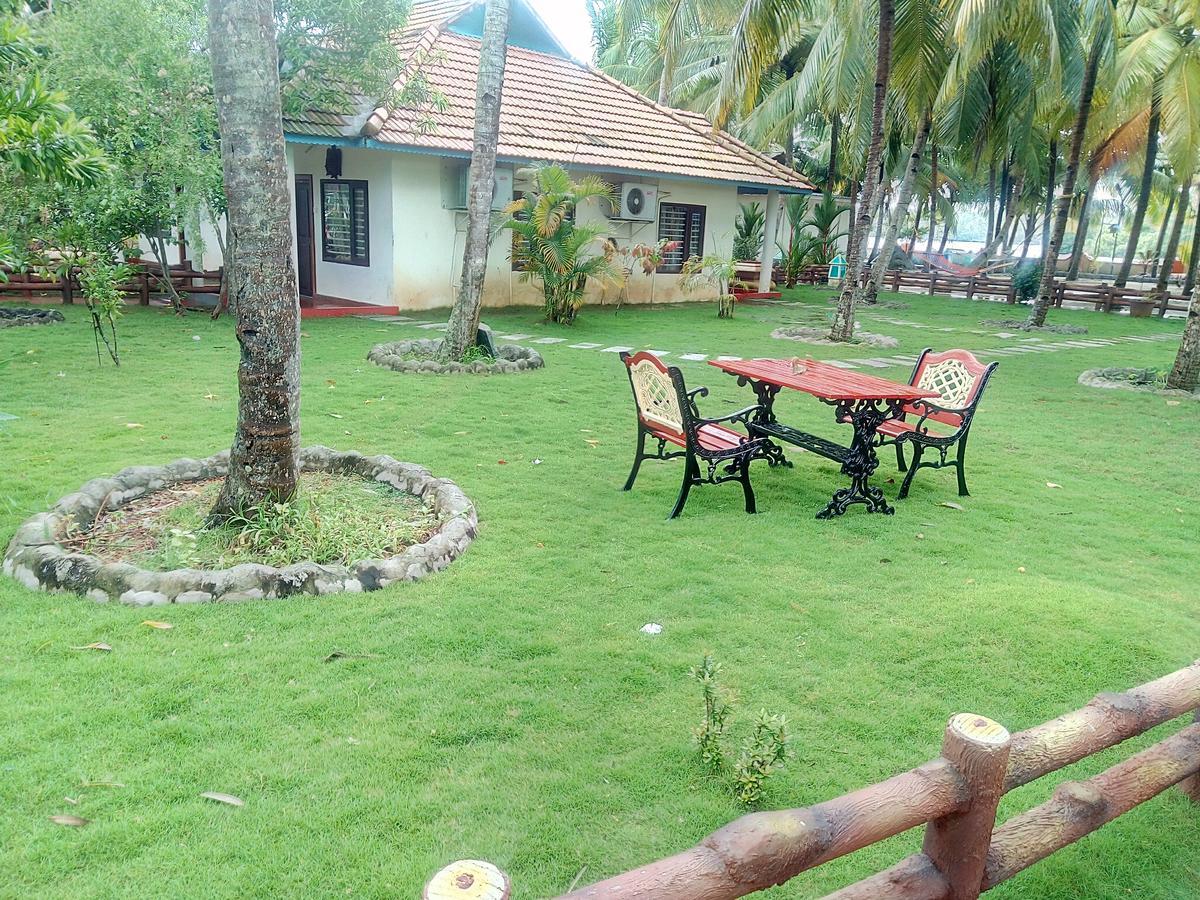 Regant Lake Village, Kollam. Chavara Экстерьер фото